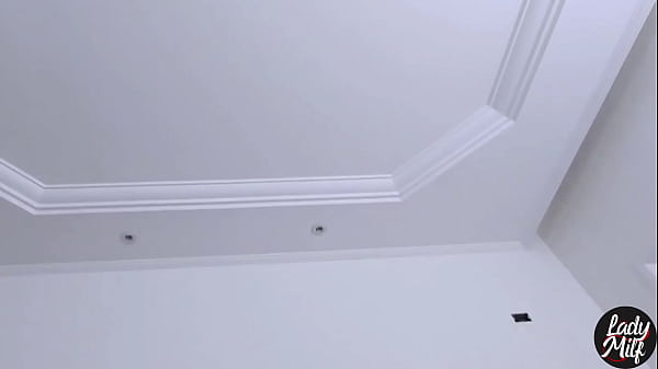 Image Ten&iacute_a el ojo puesto en el marido de mi amiga, as&iacute_ que me arriesgu&eacute_ y le propuse un tr&iacute_o. (Subtitulado en espa&ntilde_ol)
