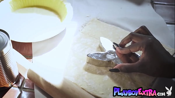 Image Glamorous all natural ebony teen Victoria Antoinette cooking and stripping