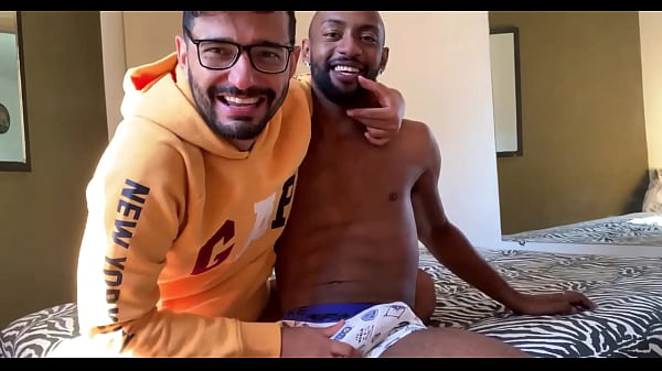 Image ESTOURANDO O CU DO MACHO QUE ME CHAMOU NO GRINDR.