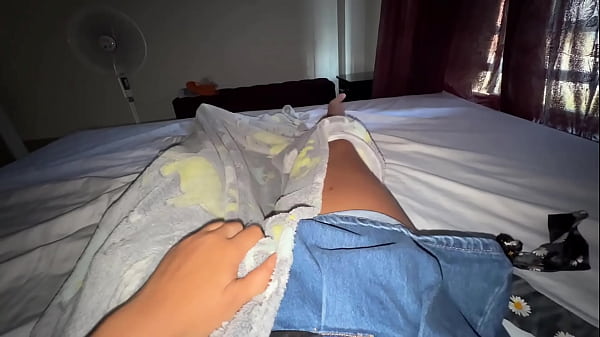Image la universidad me termina muy cansada y mi unica opcion es masturbarme mi co&ntilde_o bien mojado por que no tengo novio