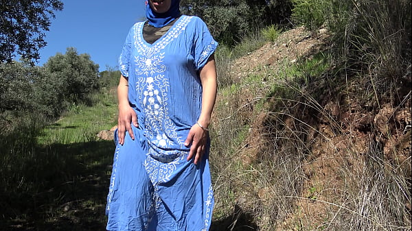 Image horny pakistani farmers wife masturbates hairy pussy outdoors