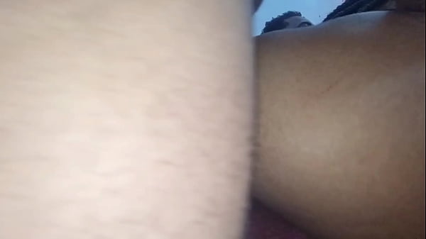 Image Fudendo o cu da novinha enquanto o corno assiste