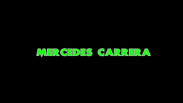 Image Mercedes Carrera se penche pour se faire baiser et remplir de foutre