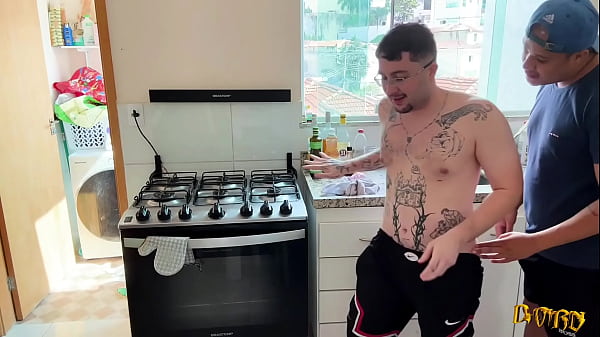 Image Meu marido chegou do trabalho e j&aacute_ quis me comer na cozinha (COMPLETO NO RED)