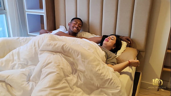 Image Una rica follada interracial entre los hermanastros Rioc y Antonella