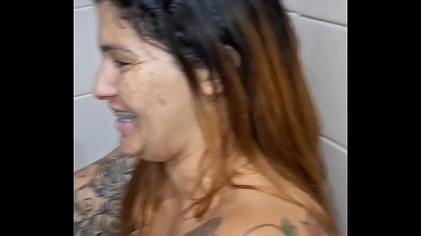 Image Minha amiga disse que s&oacute_ vai tirar a virgindade dele se raspa todo pelo do pinto, durante a depila&ccedil_&atilde_o ele tentou me comer no pelo