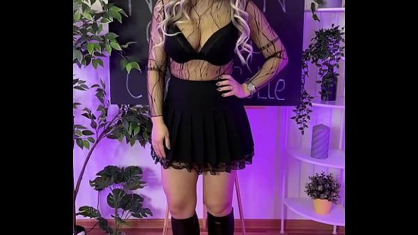Image NYLON CLUB - PUTTING ON FISHNET TIGHTS