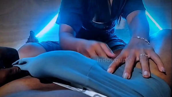 Image Bokep Indo Kang Pijit pengen ngocok kontol