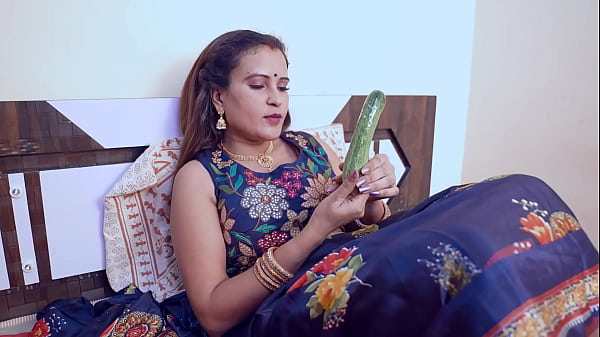 Image Indian hot Bhabhi masturbate her wet pussy