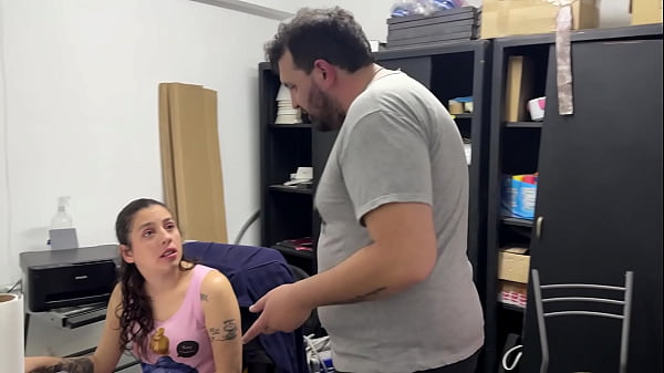 Image No pag&oacute_ la deuda, as&iacute_ que me cog&iacute_ a su mujer &mdash_ ahora es adicta a mi pija