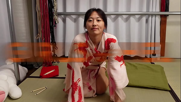 Image Kimono model takes a bwc in her tight asshole