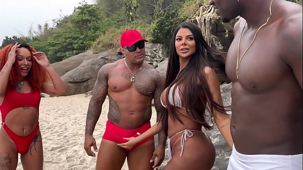 Image Dupla de salva vidas pega casal fudendo na praia do abric&oacute_