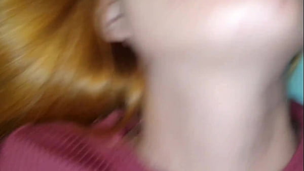 Image Fudendo a esposa magrinha com a calcinha rosa e gozando na xoxota da safada