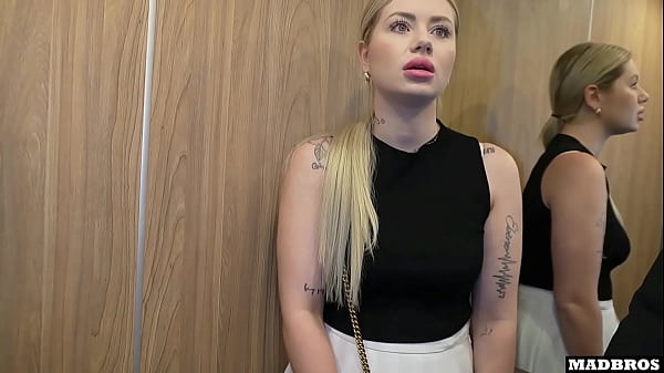 Image A Good French Blonde Stuck And Fucked In An Elevator And EVEN In A Parking Lot In Anal !!!