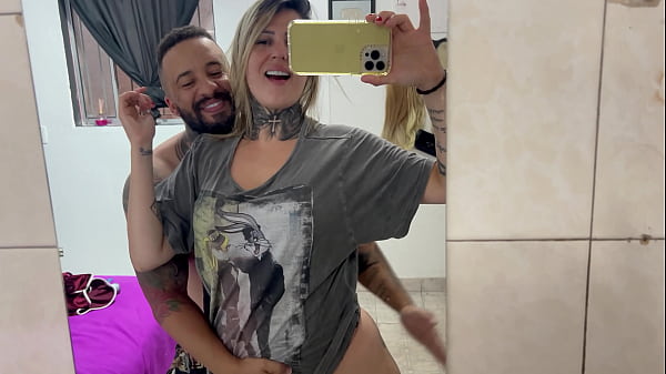 Image Me fodeu e pediu pra gozar dentro da buceta mollhada