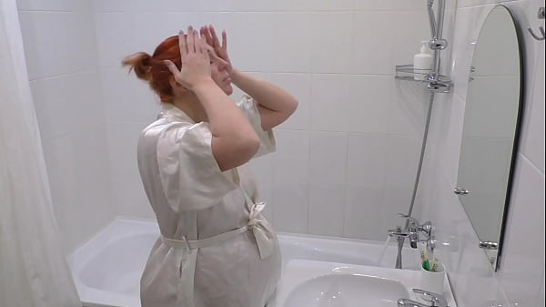 Image Step Mommy&rsquo_s Pregnant and Fingering Herself in the Bathroom on Tape