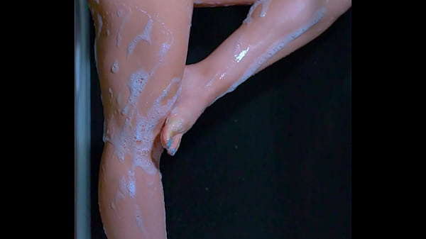 Image College Babe's Soapy Shower: Big Ass Bouncing & Bubbles