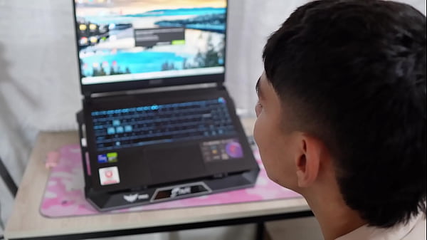 Image I'm going to fix a hot and horny girl's computer, she ends up riding my cock and her husband's part 1 - ESTEBAN GAMBOA