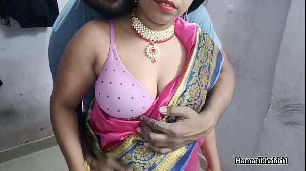 Image Indian desi wife ki saree utha ke khade khade gaand me lund pel diya.