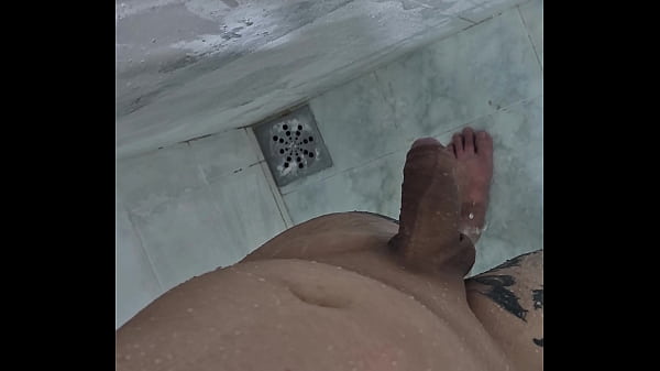 Image TOMANDO BANHO E BATENDO PUNHETA 1