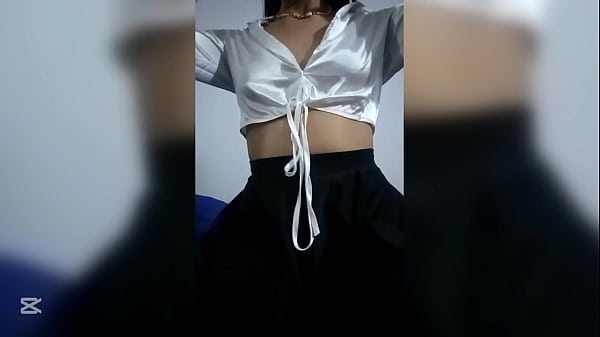 Image HOMEMADE VIDEO OF A CUTE 18 YEAR OLD GIRL, NATURAL TITS