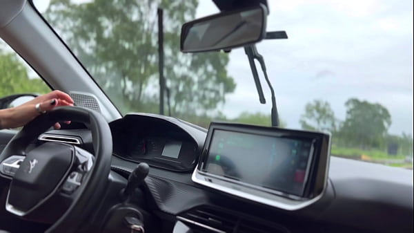 Image Mulher Uber pega cliente viagem Rio de Janeiro S&atilde_o Paulo ! Pagamento da viagem da o cu ele gozar dentro do cuzinho da Uber !