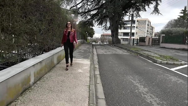 Image Pam et M&eacute_lia partagent une bite pour une baise hard