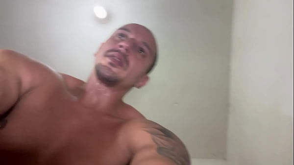 Image Paguei a puta da vila mimosa mas ela me devolveu o dinheiro pq achou minha rola gostosa.