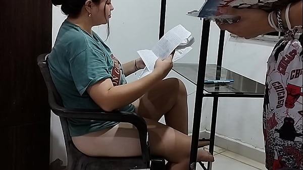 Image Ayudo a mi hermanastra con la tarea a cambio de que me deje follar su cu&ntilde_o