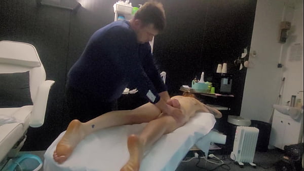 Image Lady come for massage. Masseur make her massage, and fuck face and pussy