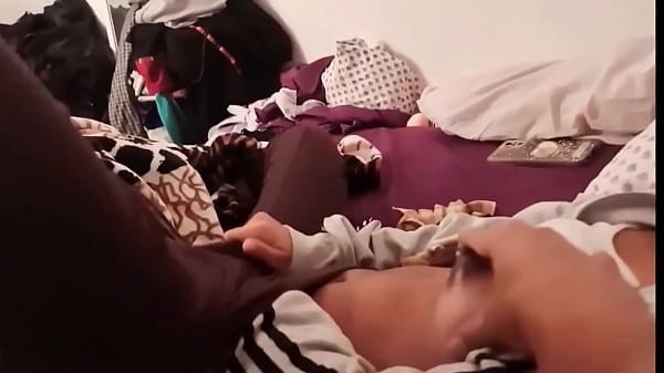 Image inquilina infiel me deja entrar a su cuarto para revisarle el co&ntilde_o