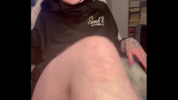 Image Trans Boyfriend Stretches Pussy and Ass For You FTM