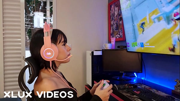 Image Apostei minha bucetinha no jogo de PC e perdi ele pro amigo do meu Pai COMPLETO NO SHEER/RED
