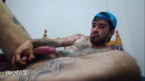 Image Uy que rico chimbo de hombre tatuado