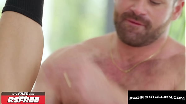 Image Insatiable Tourist Hunk Gets In One Last Nut wt Jock Latino
