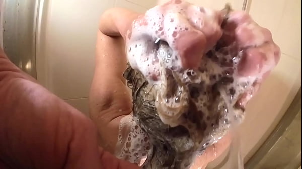 Image Pee on My Head when I Washed my Hair plus BlowJob when I Pee