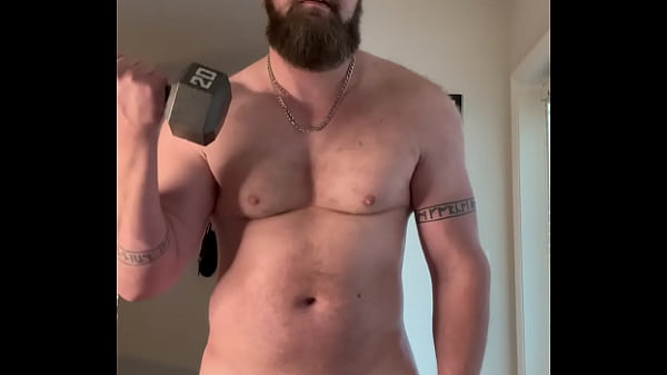 Image Hung Muscle Hunk Cums Multiple Times Hands Free