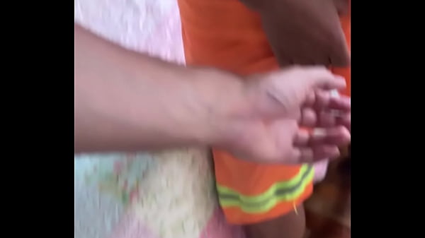 Image GARI GOSTOSO FICAVA COM O PAU MARCANDO NO UNIFORME, OFERECI UMA GRANA E O PUTO VEIO ENCHER MEU CU DE PORRA.