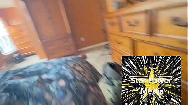 Image Max Gives Vicki His Morning Wood