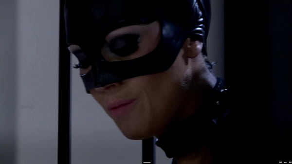 Image Katwoman Jennifer Dark Prowls Into A Prison Cage 3way