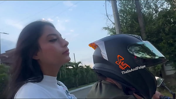 Image Chica Universitaria Cede F&aacute_cilmente folla y Enga&ntilde_a a Su Novio a Larga Distancia- SEXO CON DESCONOCIDO