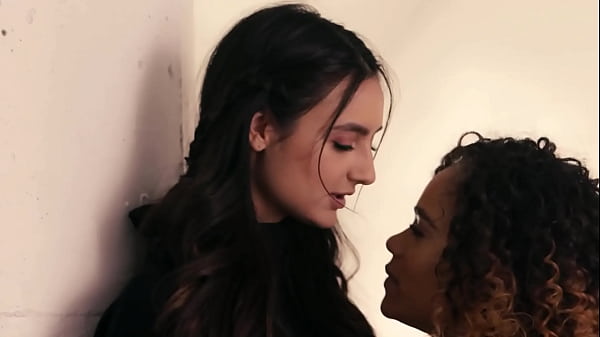 Image Sexy Eliza Ibarra & Stunning Scarlit Scandal Hookup after their Sexy Photoshoot