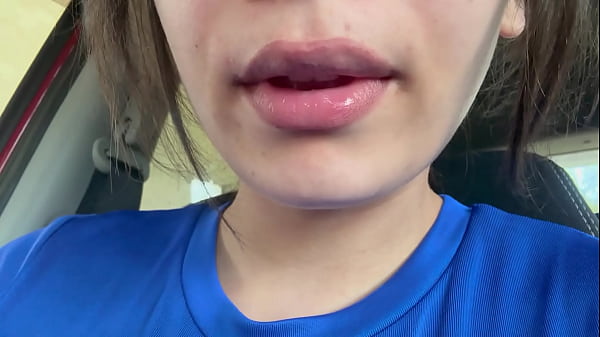 Image AWESOME SPITTING MOUTH LATINA