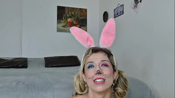 Image Sexy Harley Quinn Easter Bunny cosplay fisting ass and pussy and drinking piss