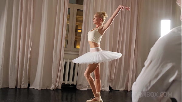 Image Fucked a flexible ballerina at a concert