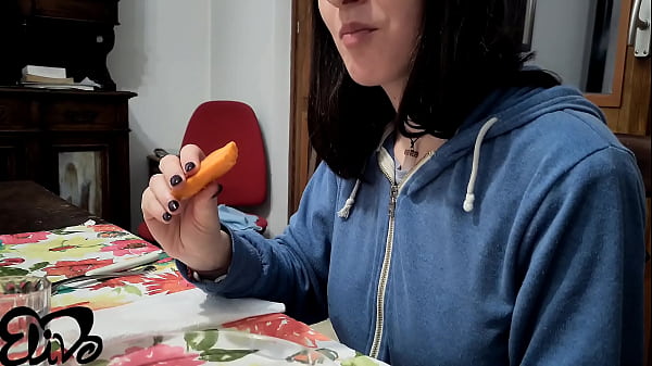 Image Cos'hanno in comune una CAROTA ed un CACCIAVITE Scoprilo in questo video!