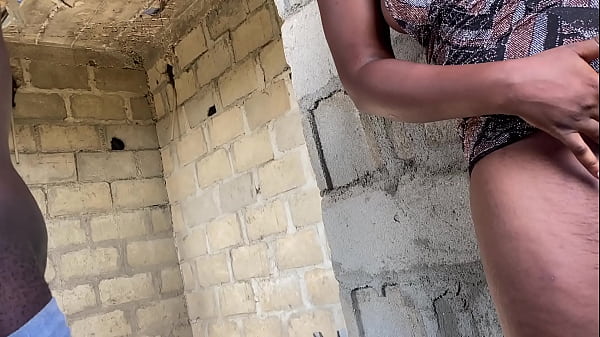 Image Quick sex with engineer at the site