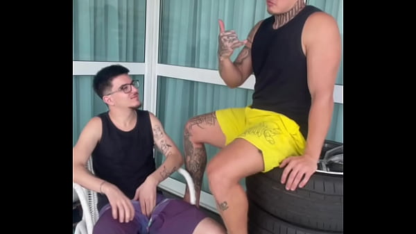 Image CONVENCI O COLEGA HETERO DA ACADEMIA A FAZER UMA BROTHERAGEM COMIGO.ME DEU LEITE NA BOCA. - FREE