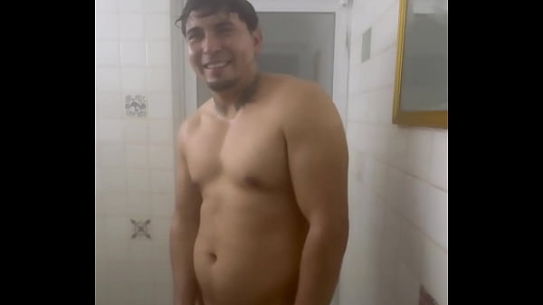 Image Me encanta cuando me invitan al vapor para verme desnudo y despu&eacute_s me manosean y me terminan convenciendo de que me los folle