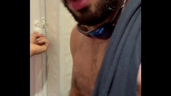 Image BOQUETE E UM COPO DAGUA N&Atilde_O SE NEGA A NINGU&Eacute_M.